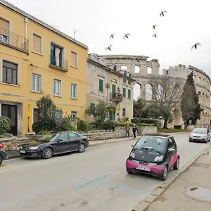 Nicol Apartment Pula